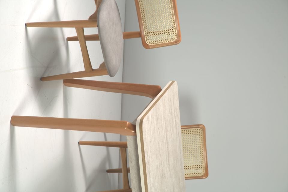 SEBEN MASA KOZA SANDALYELİ