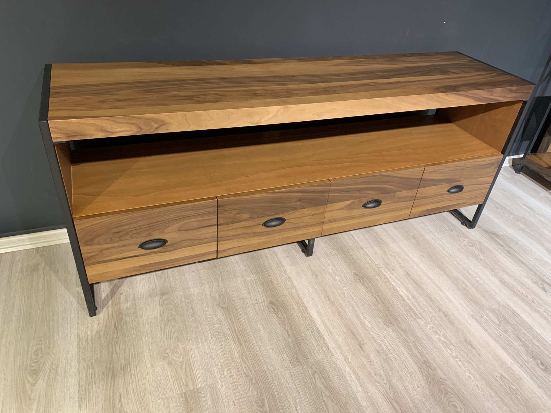 DREAM DOĞAL CEVİZ TV SEHPA